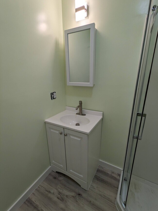 Building Photo - 23 Middle St