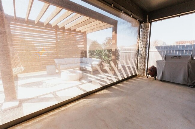 Building Photo - 808 Karst Cv