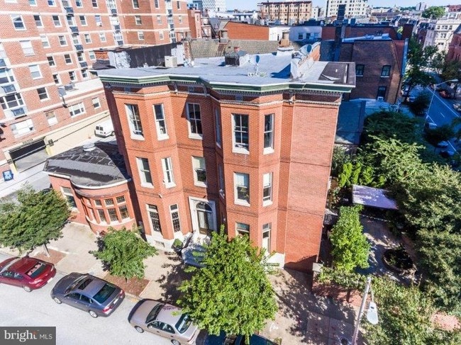 Building Photo - 106 E Chase St