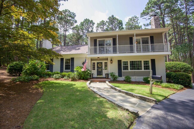 Building Photo - Stunning home in Weymouth Woods Southern P...