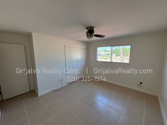 Building Photo - MOVE IN SPECIAL! Remodeled 4 Bed, 2 Bath E...