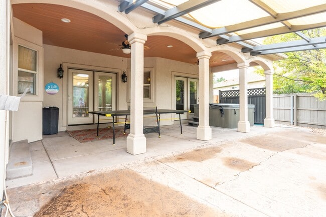 Building Photo - 2070 Pannier Ct
