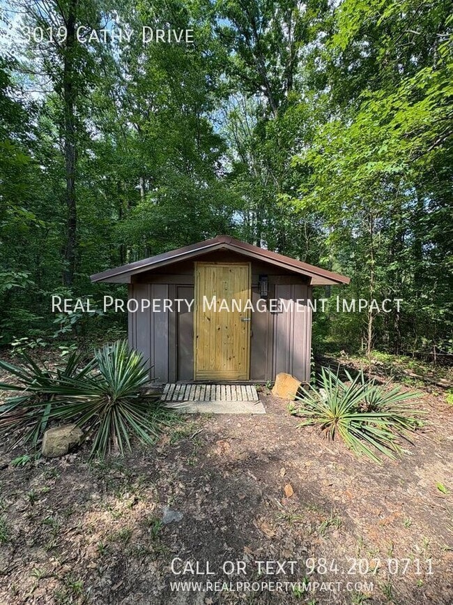 Building Photo - 3019 Cathy Dr