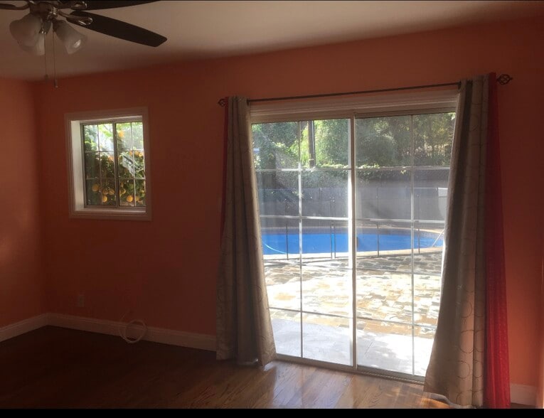 Building Photo - 5115 Canoga Ave