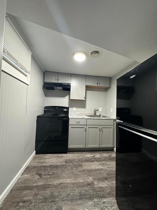 Building Photo - 833 E 21st Ave