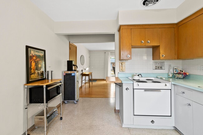 Building Photo - 426 E Ohio Ave