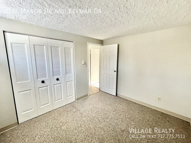 Building Photo - 221 Oak Manor Dr