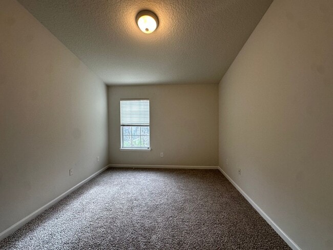 Building Photo - Bartram Townhome, Gated Community with Awesome Views!