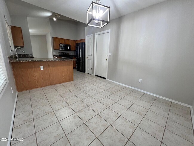 Building Photo - 10419 N 58th Dr