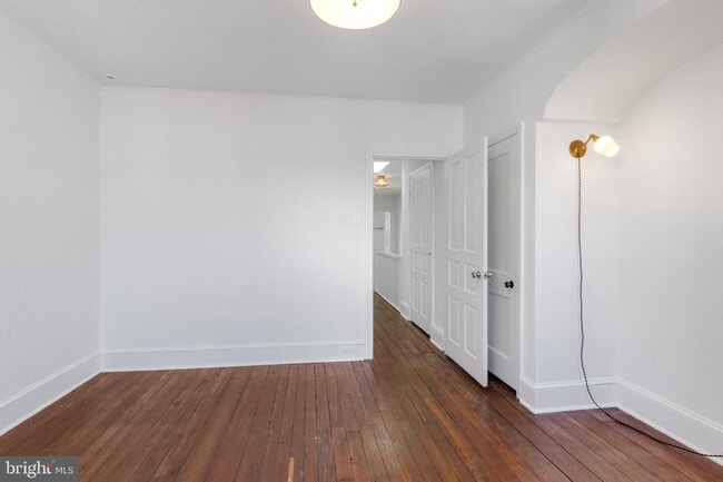 Building Photo - 821 N Bambrey St