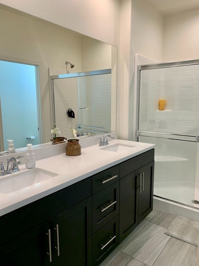 Building Photo - Townhome for rent at Bayside Landing in Im...