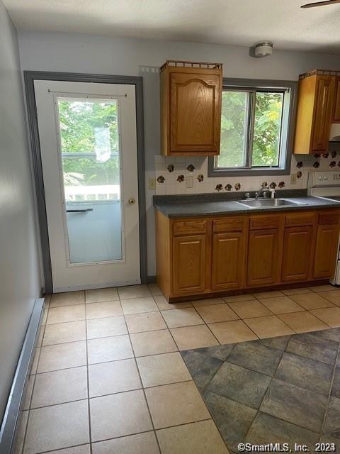 Building Photo - 66 Alder St