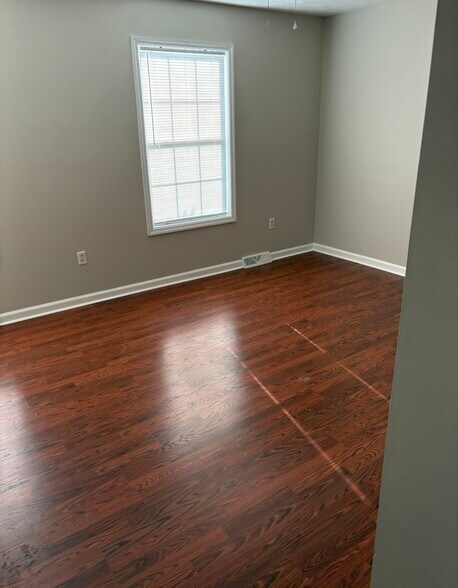Building Photo - 542 Reynolds Dr