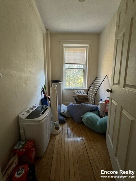 Primary Photo - 12 Alton Pl