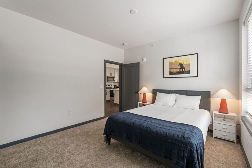 Building Photo - 6160 N Rural St