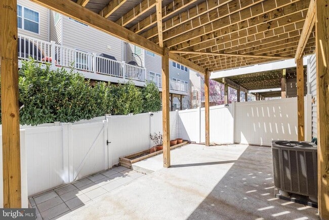 Building Photo - 43583 White Cap Terrace