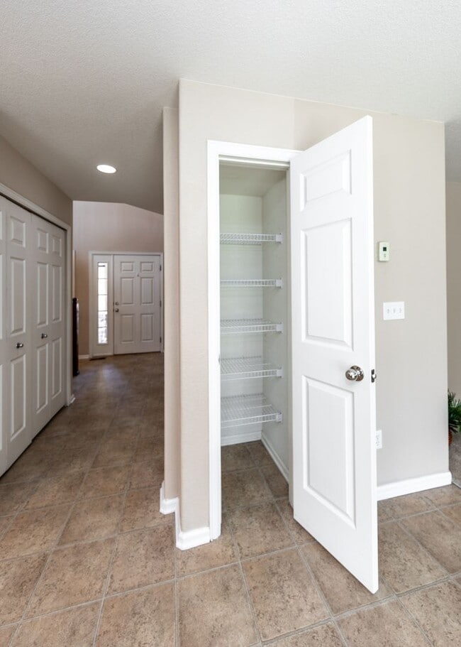 Building Photo - Charming 3 Bed, 2.5 bath in Northgate in D20