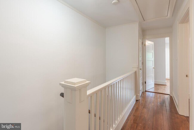 Building Photo - 3819 1/2 Woodley Rd NW