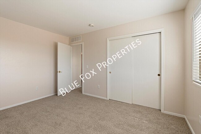 Building Photo - 8277 W Zlacket Dr