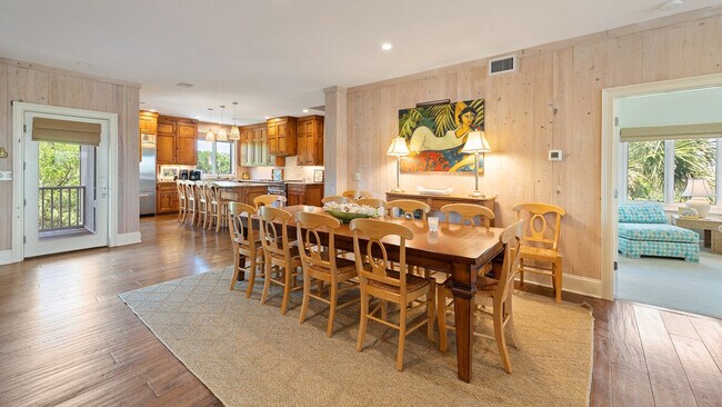 Building Photo - 321 Pioneer Loop