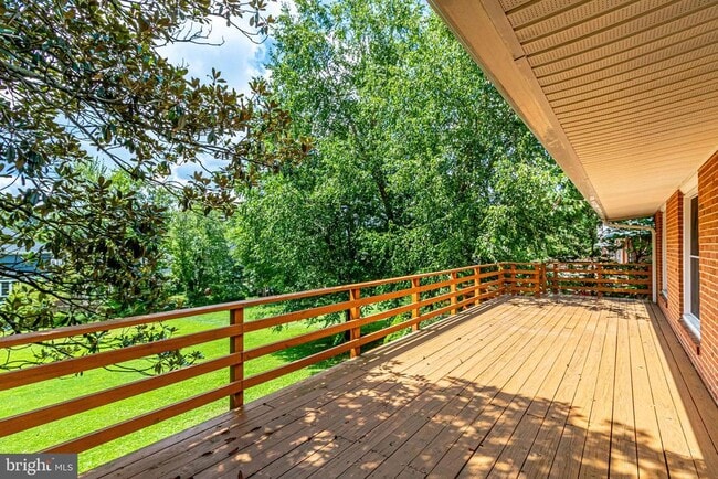 Building Photo - 6525 Byrnes Dr