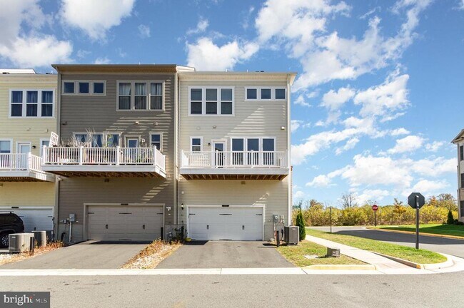 Building Photo - 17177 Branched Oak Rd
