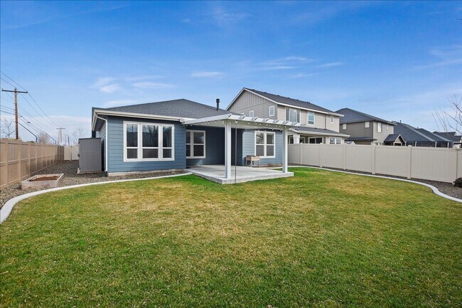 Building Photo - 4 Bedroom, 2 Bath home in Beautiful Meridian with SO MANY upgrades and perks throughout!  You don...