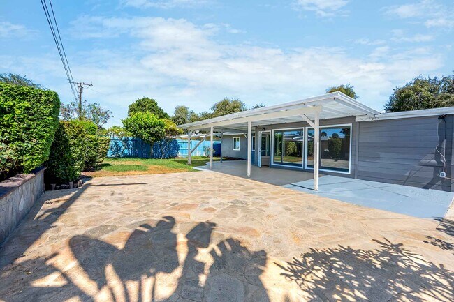 Building Photo - 7032 E El Cedral St