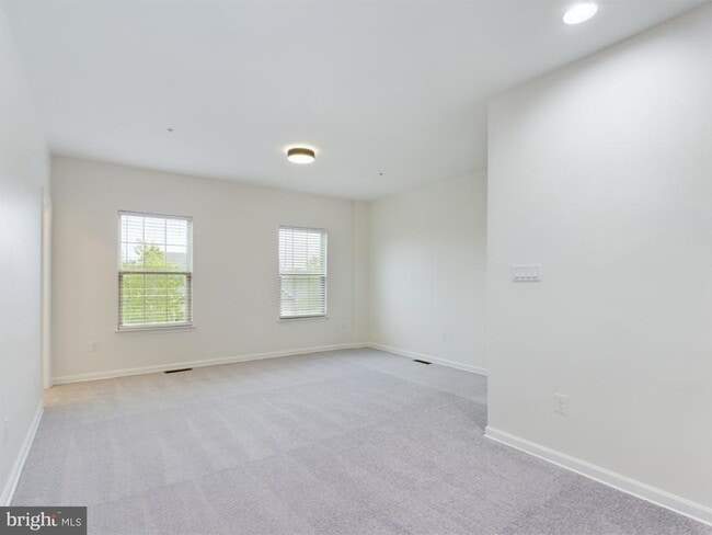 Building Photo - 6479 Jack Linton Dr S