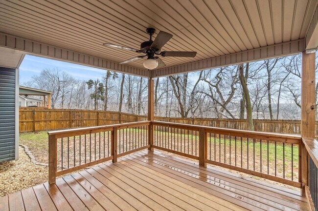 Building Photo - Pet Friendly Three Bedroom with Bonus!