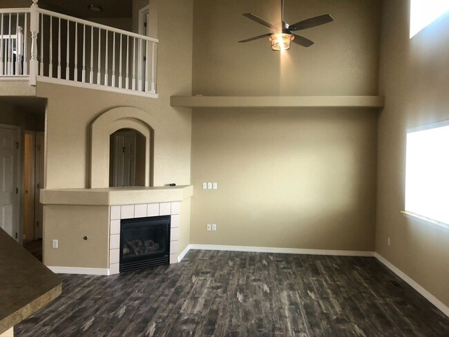 Building Photo - Large 4 bedroom Home in Commerce City