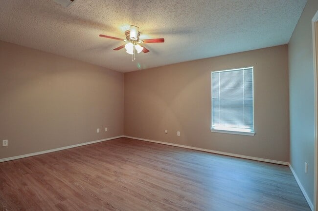 Building Photo - 2415 87th St