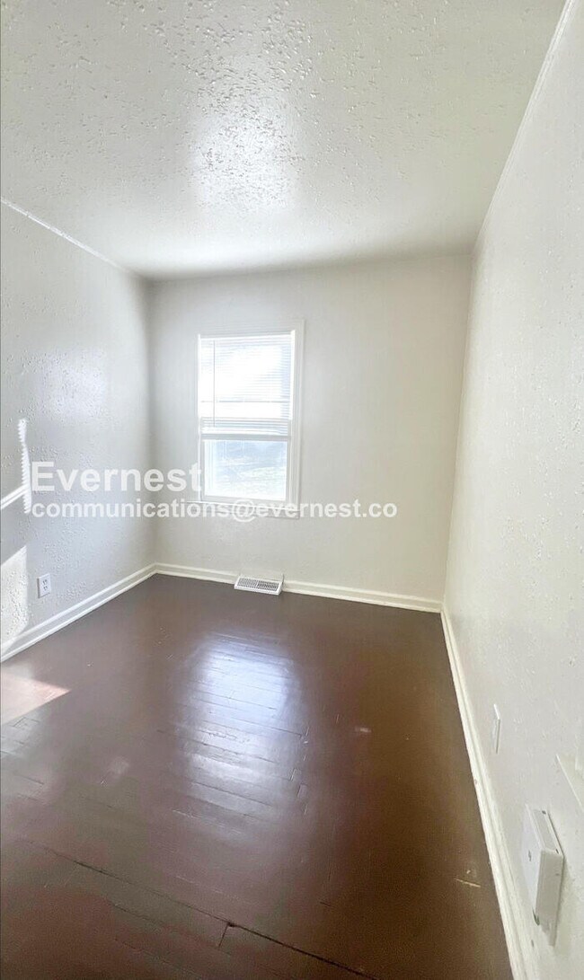 Building Photo - 2811 E 58th St