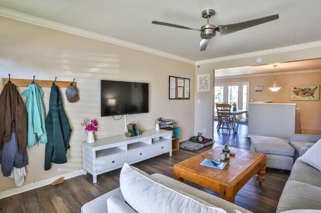 Building Photo - *!*! OPEN HOUSE -- SUNDAY 5/24 12PM-3PM !*!*  MOVE-IN SPECIAL - .5 MILES FROM SDSU  Private rooms...