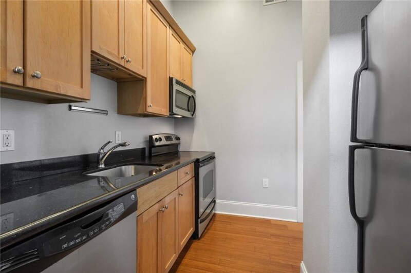 Building Photo - 1544 Camp St