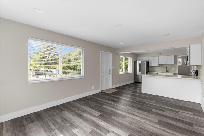 Building Photo - 2182 NE 5th Cir