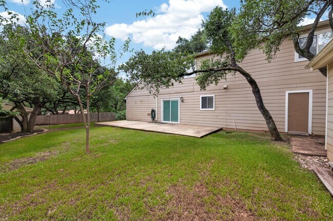 Building Photo - 1202 Knollpark Cir