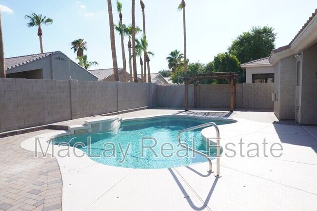 Building Photo - 1573 W Morelos St