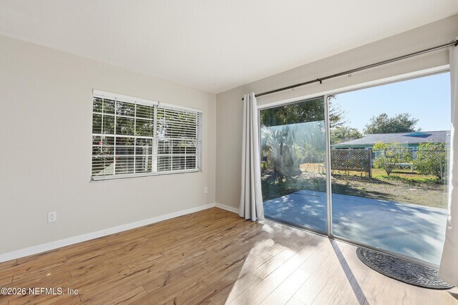 Building Photo - 335 Palos Ct