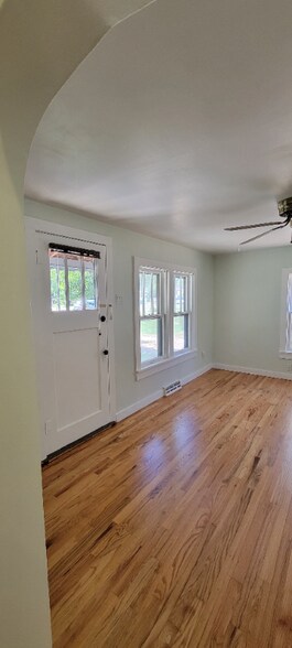 Building Photo - 1115 13th St