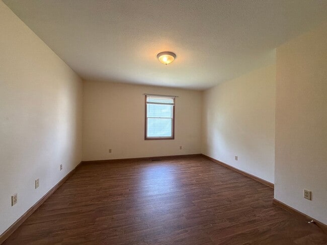Building Photo - 218 Stonewall Ct