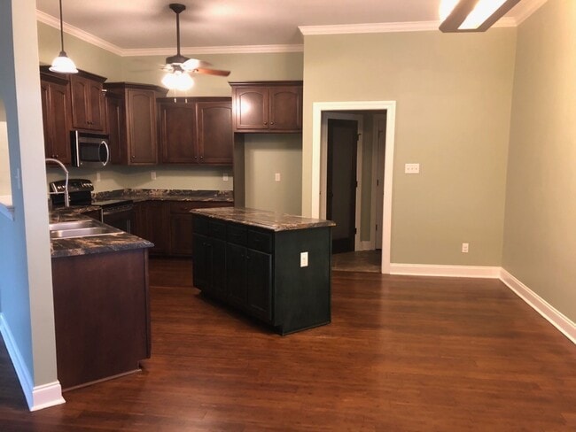 Building Photo - COMING SOON!Lovely home ready for your family! Bethel Park Subdivision