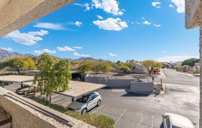 Building Photo - Charming 2BR Condo in Scottsdale