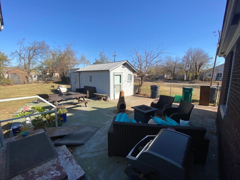 Building Photo - 1205 NW 49th St