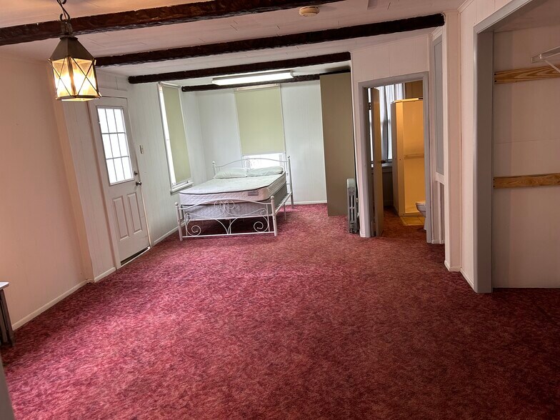 Building Photo - 507 Electric Ave