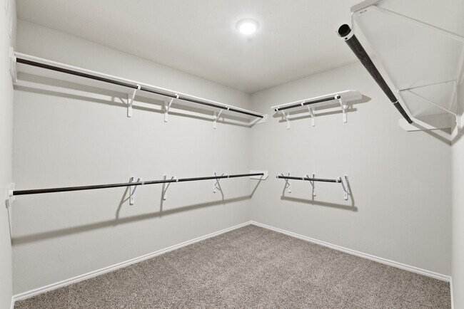 Building Photo - 22014 Pheasant Bend Ln