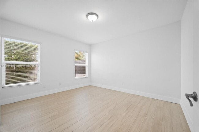 Building Photo - 126 Antiquera Ave