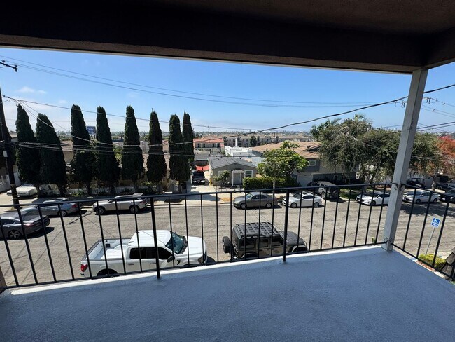 Building Photo - 1073R