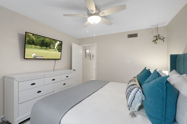 Building Photo - 14410 North 42nd Pl