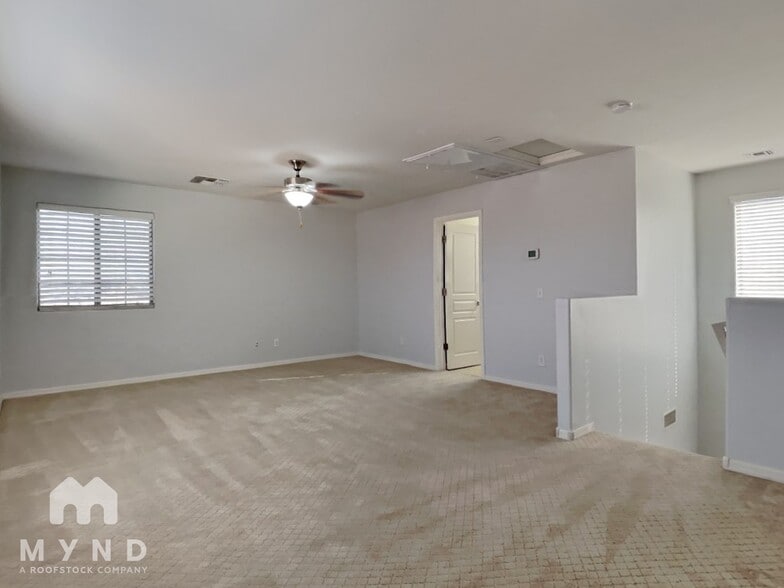 Building Photo - 17855 N 114th Dr